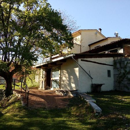 Bed & Breakfast Sentiero 54 Cantiano Exteriör bild