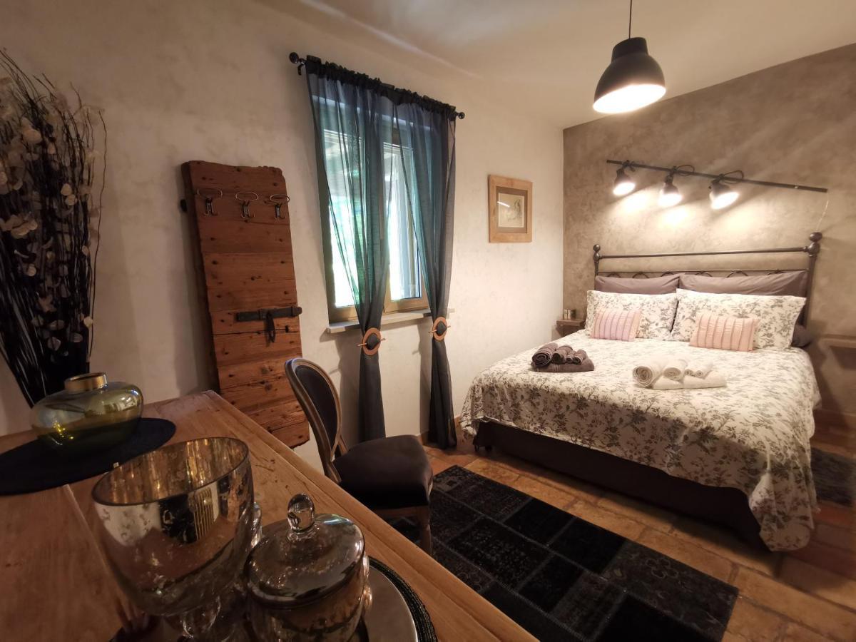 Bed & Breakfast Sentiero 54 Cantiano Exteriör bild